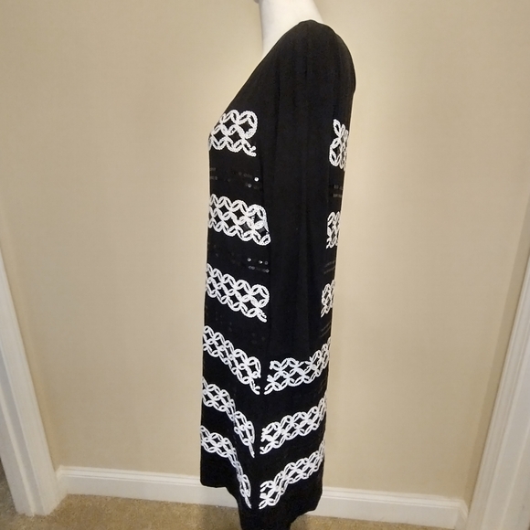 White House Black Market Black Dress With White Sequin Detailing. - Picture 7 of 13